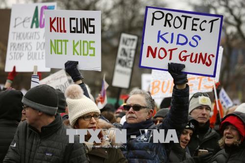 Tuần hành lớn trên khắp nước Mỹ yêu cầu thắt chặt kiểm soát súng đạn